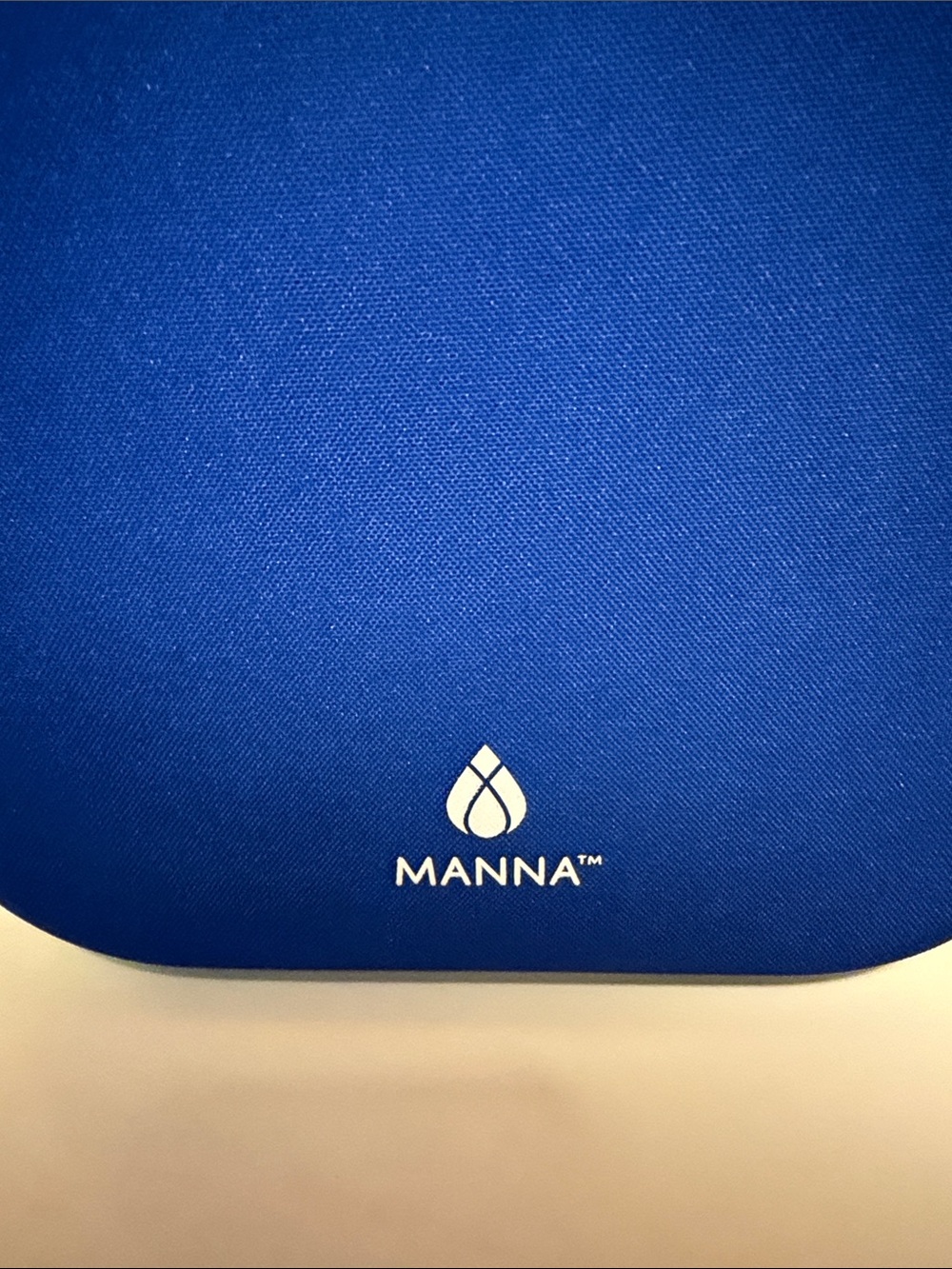 Manna Royal Blue Neoprene Lunch Case - Picture 2 of 8